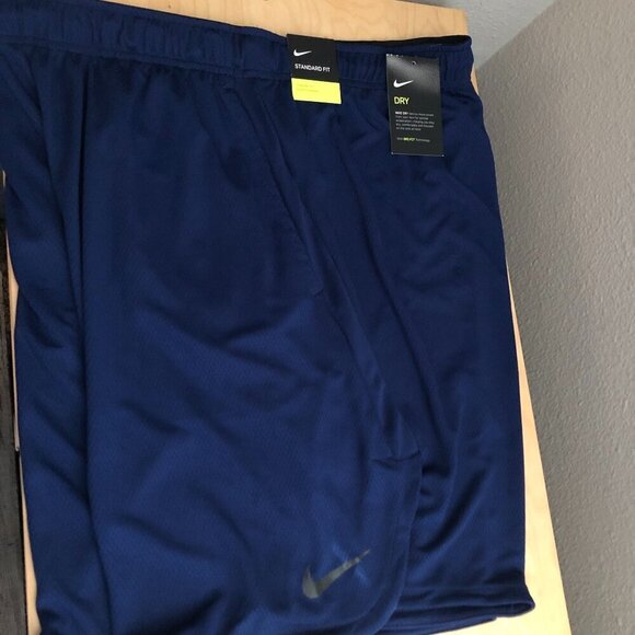 Nike Training Standard Fit Mesh Shorts - 8.5" Inseam NWT's - Picture 3 of 5